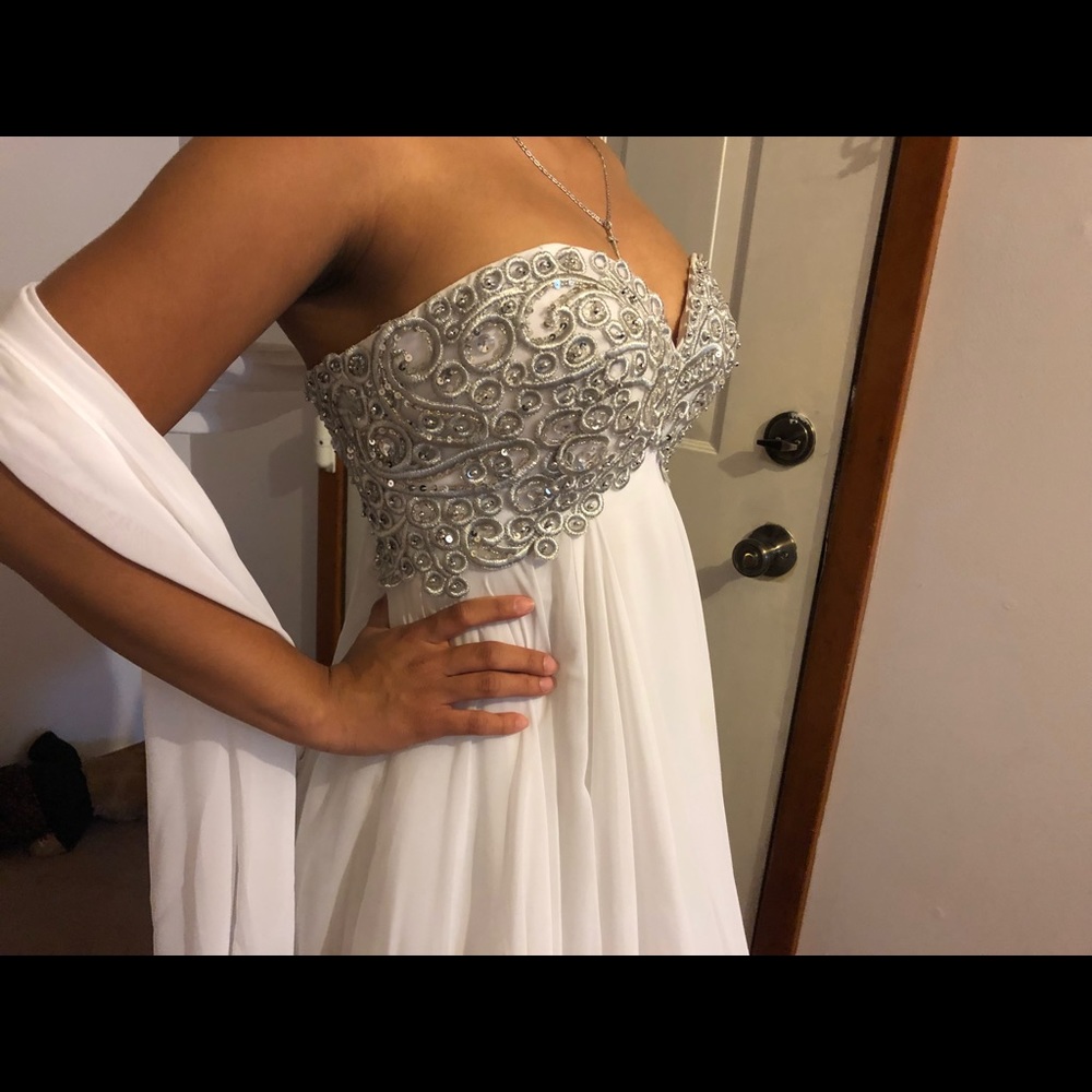 PROM DRESS - Picture 3 of 6